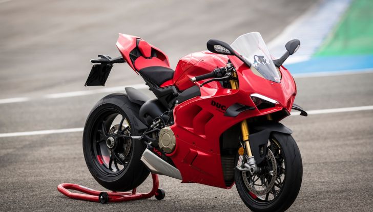 Ducati Panigale V4 MY 2023: aggiornamenti elettronici migliorano prestazioni e comfort - Foto 5 di 8