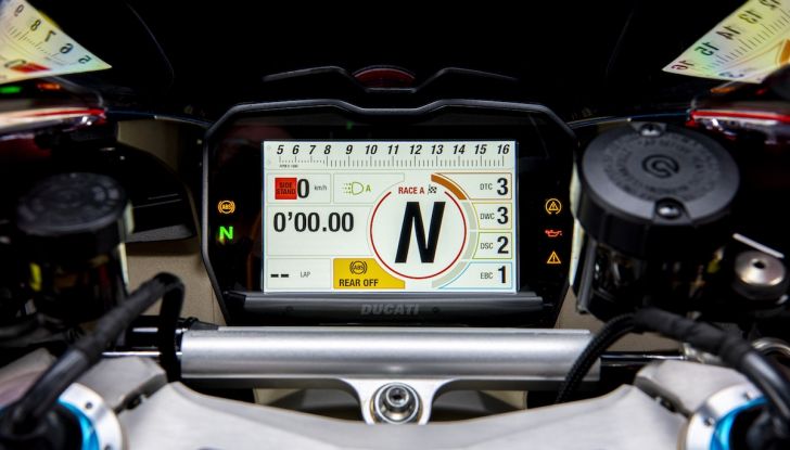 Ducati Panigale V4 MY 2023: aggiornamenti elettronici migliorano prestazioni e comfort - Foto 7 di 8