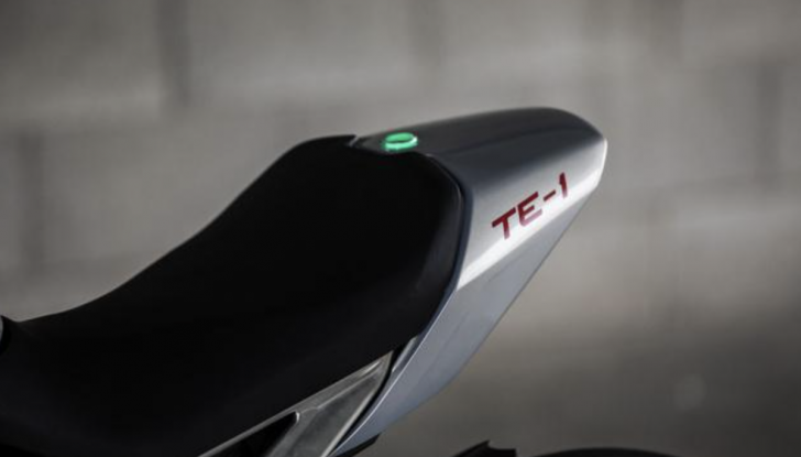 Triumph: completati i test su strada sul prototipo elettrico TE-1 - Foto 9 di 14