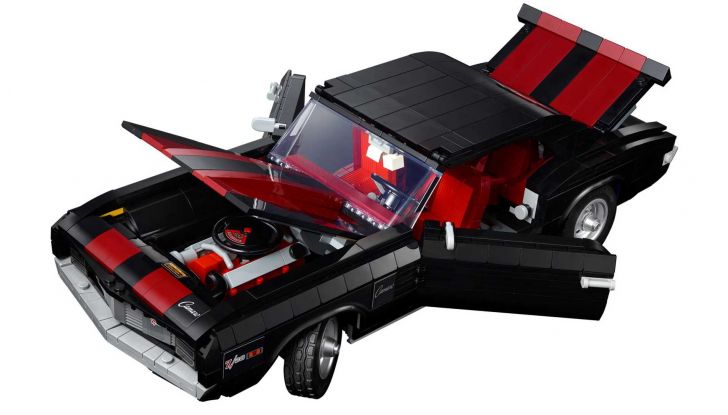 Chevrolet Camaro: la Z28 originale si trasforma in un modellino LEGO - Foto 11 di 13