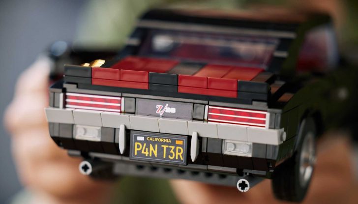 Chevrolet Camaro: la Z28 originale si trasforma in un modellino LEGO - Foto 8 di 13