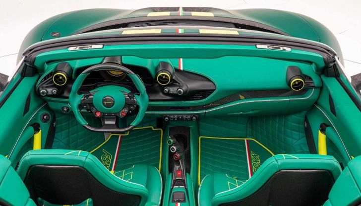 Ferrari F8XX Spider: Mansory toglie il tettuccio alla sua Rossa da 880 cavalli - Foto 8 di 9