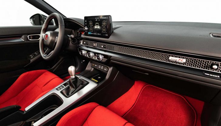 Honda Civic Type R 2023: listino prezzi da 54.300 Euro - Foto 13 di 21