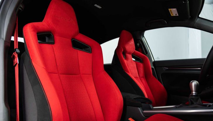 Honda Civic Type R 2023: listino prezzi da 54.300 Euro - Foto 18 di 21