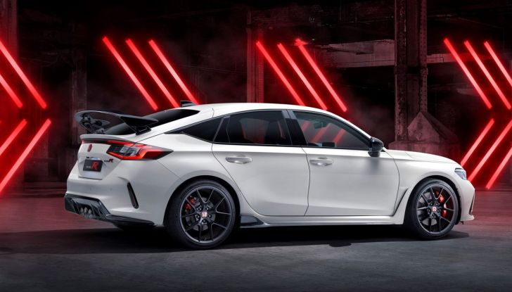 Honda Civic Type R 2023: listino prezzi da 54.300 Euro - Foto 3 di 21