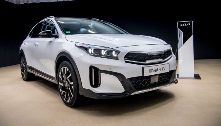 Kia XCeed: il restyling 2023 è più sportivo e tecnologico - Foto 2 di 12
