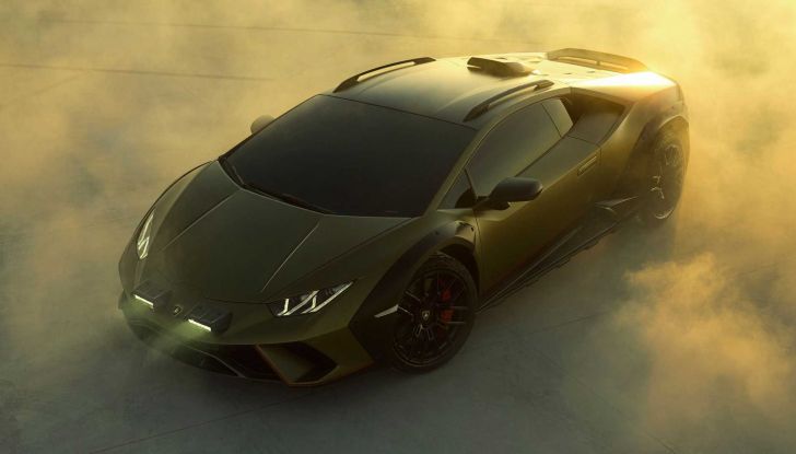 Lamborghini Huracan Sterrato: il primo teaser ufficiale della versione da off-road - Foto 2 di 9