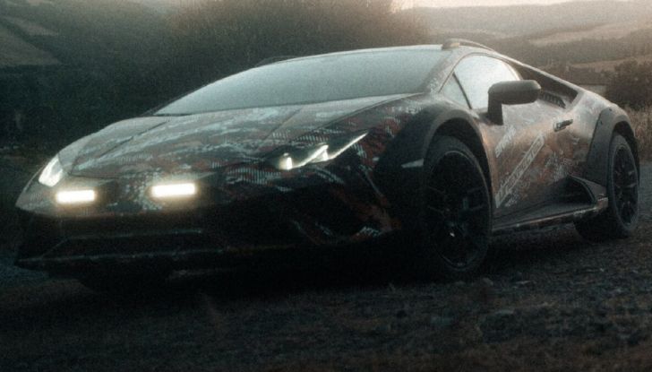 Lamborghini Huracan Sterrato: il primo teaser ufficiale della versione da off-road - Foto 5 di 9
