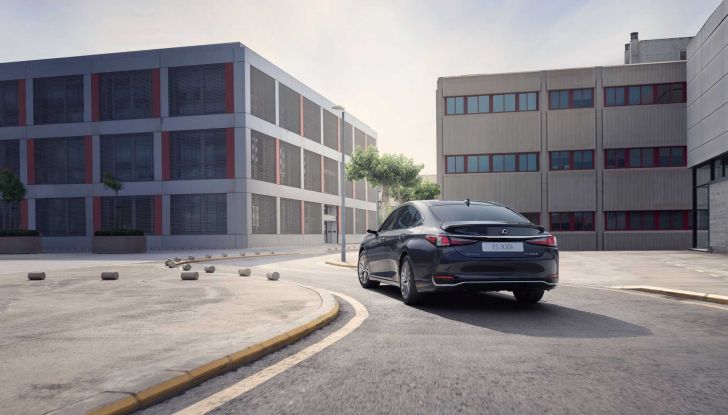 Lexus ES: tutte le novità del MY2023, disponibile da ottobre - Foto 7 di 9