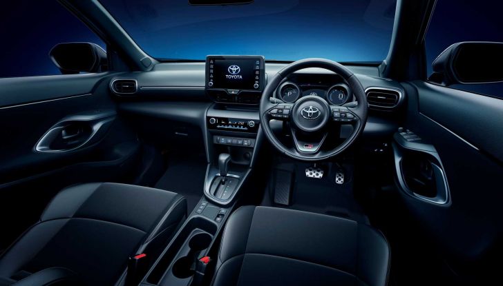 Toyota Yaris Cross GR Sport, prezzi da 28.400 Euro - Foto 11 di 14