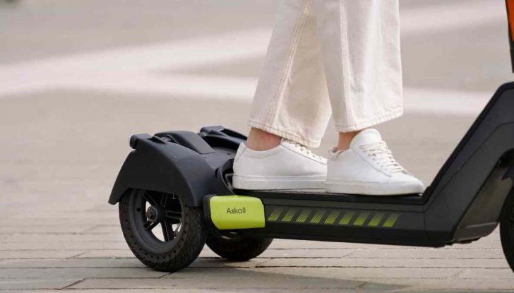 Test Ride di Askoll Scoo3: non chiamatelo monopattino pur essendo maneggevole, affidabile e tecnologico: ecco la nostra prova su strada - Foto 6 di 6