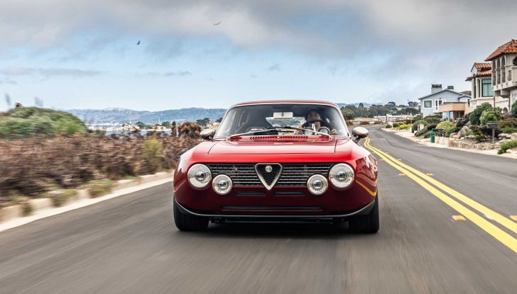 Con Totem Automobili l’Alfa Romeo Giulia GT diventa 2.0 (e ha un V6 da 600 CV) - Foto 2 di 11