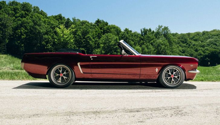 Ford Mustang: il modello originale del 1964 ritorna come restomod! - Foto 6 di 10