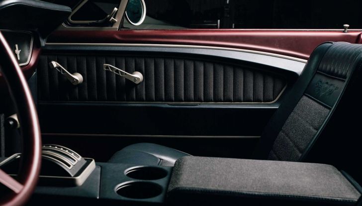 Ford Mustang: il modello originale del 1964 ritorna come restomod! - Foto 8 di 10