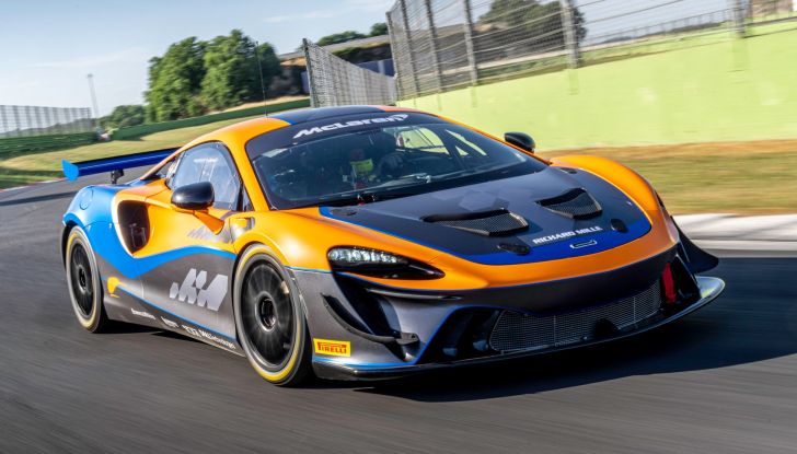 McLaren Artura Trophy II: la GT4 britannica pronta al Campionato 2023 - Foto 1 di 10