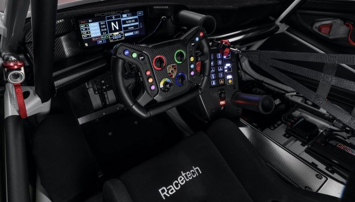Porsche 911 GT3 R: la nuova “belva da corsa” tedesca arriva a 565 cavalli - Foto 12 di 12