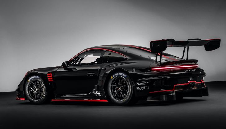 Porsche 911 GT3 R: la nuova “belva da corsa” tedesca arriva a 565 cavalli - Foto 4 di 12