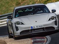 Porsche batte Tesla: la Taycan Turbo S è la regina del Nurburgring!
