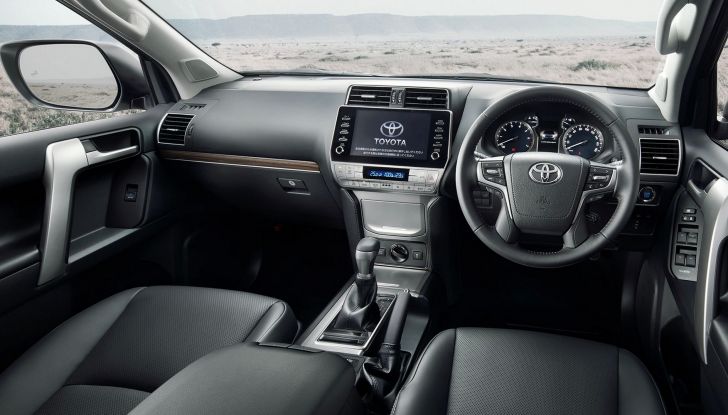 Toyota Land Cruiser: ecco la versione speciale Prado Matte Black Edition - Foto 11 di 11