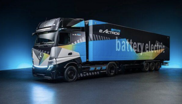 Mercedes eActros LongHaul: il primo truck elettrico - Foto 1 di 10