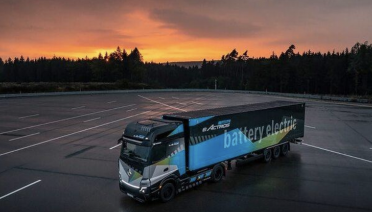 Mercedes eActros LongHaul: il primo truck elettrico - Foto 4 di 10