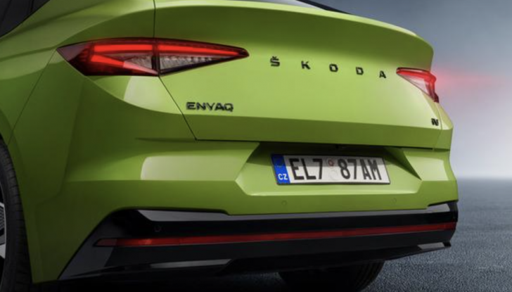 Skoda Enyaq: la prossima generazione dovrebbe debuttare nel 2028 - Foto 3 di 10