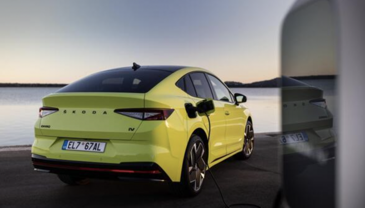 Skoda Enyaq: la prossima generazione dovrebbe debuttare nel 2028 - Foto 7 di 10