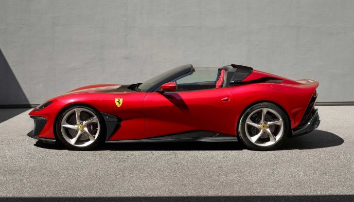 Ferrari SP51: la one-off su base 812 GTS con il V12 da 800 cavalli - Foto 5 di 9