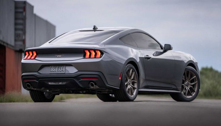 Ford Mustang 2023: ecco la 7° generazione, l’ultima a motore V8 - Foto 8 di 16