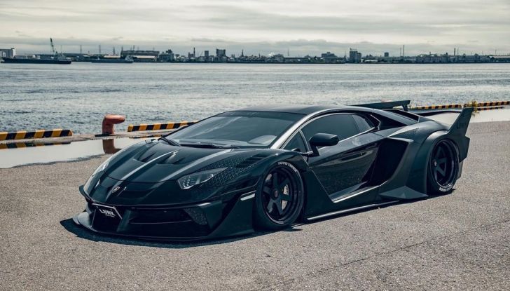 La nuova auto di Batman… è una Lamborghini Aventador! - Foto 3 di 8