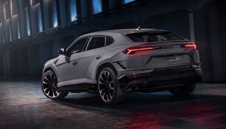 Lamborghini Urus: la versione ibrida plug-in debutterà nel 2024 - Foto 6 di 12