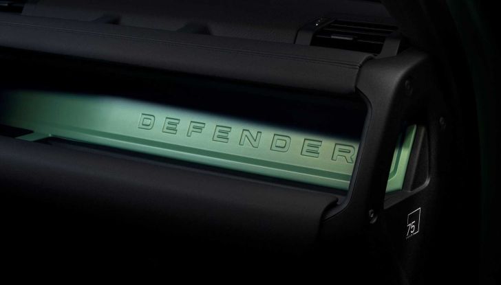 Land Rover Defender compie 75 anni: ecco la Limited Edition in Grasmere Green - Foto 9 di 10