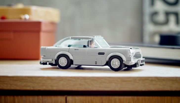 L’Aston Martin DB5 di James Bond diventa un set LEGO Speed Champions! - Foto 1 di 8