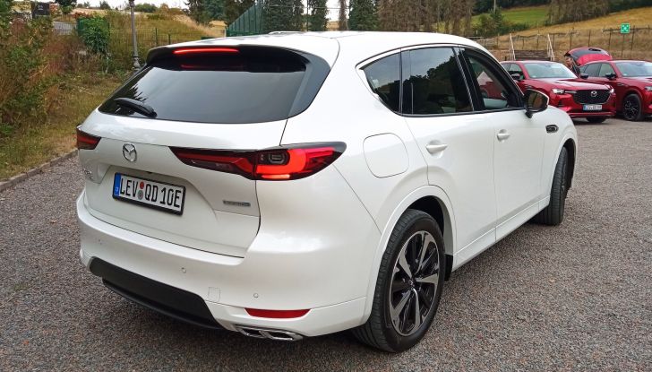 Mazda CX-60 PHEV: prova su strada, motori e prezzi - Foto 6 di 14
