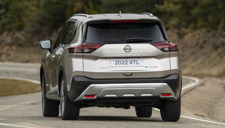 Nissan X-Trail 2023: SUV pratico, spazioso e a prezzi accessibili - Foto 11 di 18