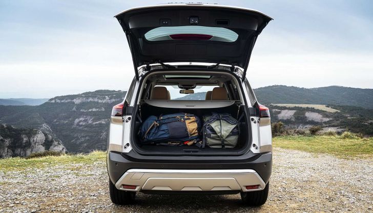 Nissan X-Trail 2023: SUV pratico, spazioso e a prezzi accessibili - Foto 14 di 18