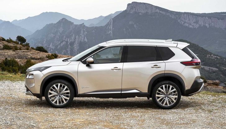 Nissan X-Trail 2023: SUV pratico, spazioso e a prezzi accessibili - Foto 10 di 18