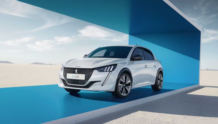 Peugeot e-208 MY2023: più potenza e autonomia fino a 400 km - Foto 2 di 7