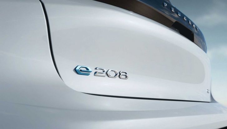 Peugeot e-208 MY2023: più potenza e autonomia fino a 400 km - Foto 5 di 7