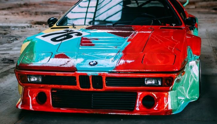 La BMW M1 dipinta da Andy Warhol protagonista di una mostra a Milano - Foto 4 di 10
