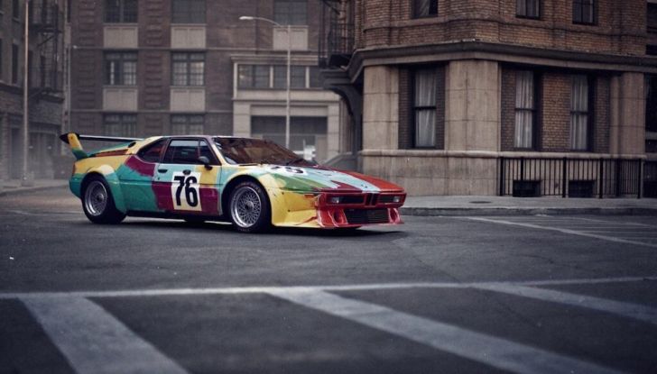 La BMW M1 dipinta da Andy Warhol protagonista di una mostra a Milano - Foto 5 di 10