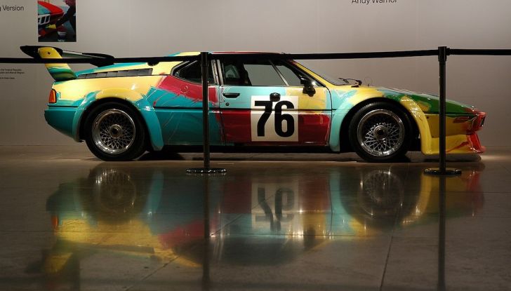 La BMW M1 dipinta da Andy Warhol protagonista di una mostra a Milano - Foto 8 di 10