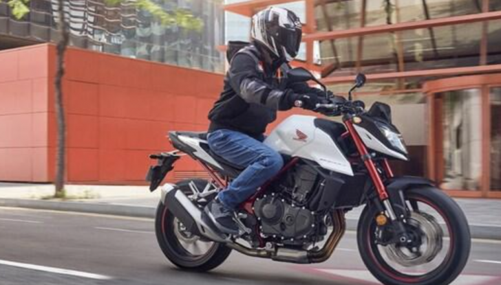 Nuova Honda CB750 Hornet, caratteristiche tecniche e versioni - Foto 14 di 27