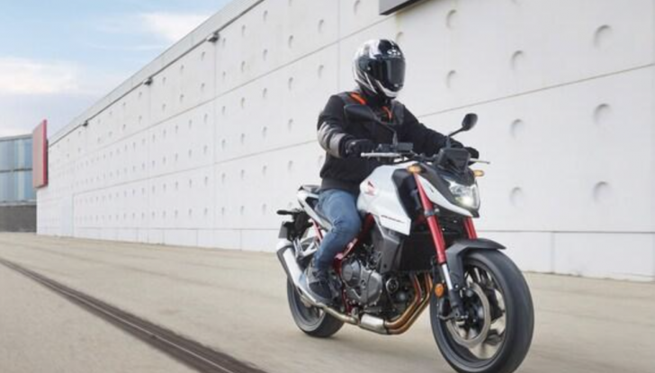 Nuova Honda CB750 Hornet, caratteristiche tecniche e versioni - Foto 9 di 27