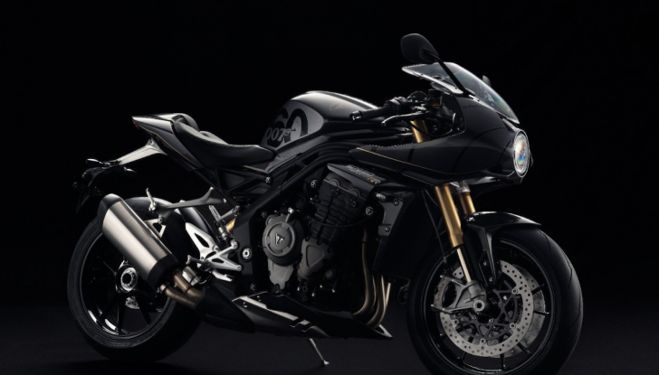 Triumph Speed Triple 1200 RR Bond Edition: l’omaggio all’agente speciale più famoso del cinema - Foto 9 di 12