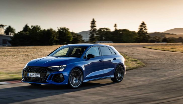 Audi RS3 Performance Edition: 407 CV per 300 km/h in serie limitata a 300 esemplari - Foto 7 di 13