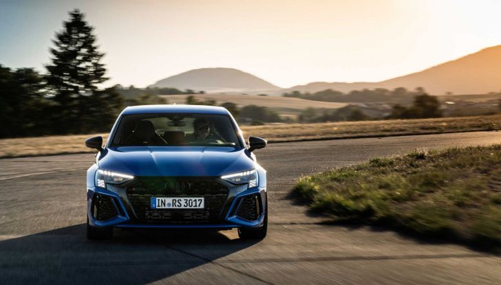 Audi RS3 Performance Edition: 407 CV per 300 km/h in serie limitata a 300 esemplari - Foto 8 di 13