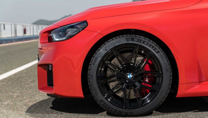 BMW M2 2023: la seconda generazione da 460 CV è tutta nuova! - Foto 14 di 19