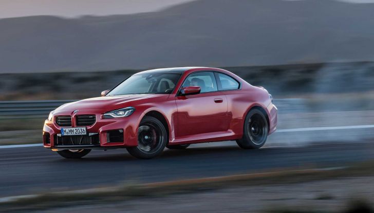 BMW M2 2023: la seconda generazione da 460 CV è tutta nuova! - Foto 2 di 19