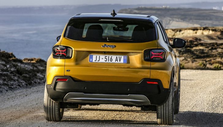 Jeep Avenger: disponibile in Italia con il motore 1.2 Turbo da 100 cavalli - Foto 11 di 15